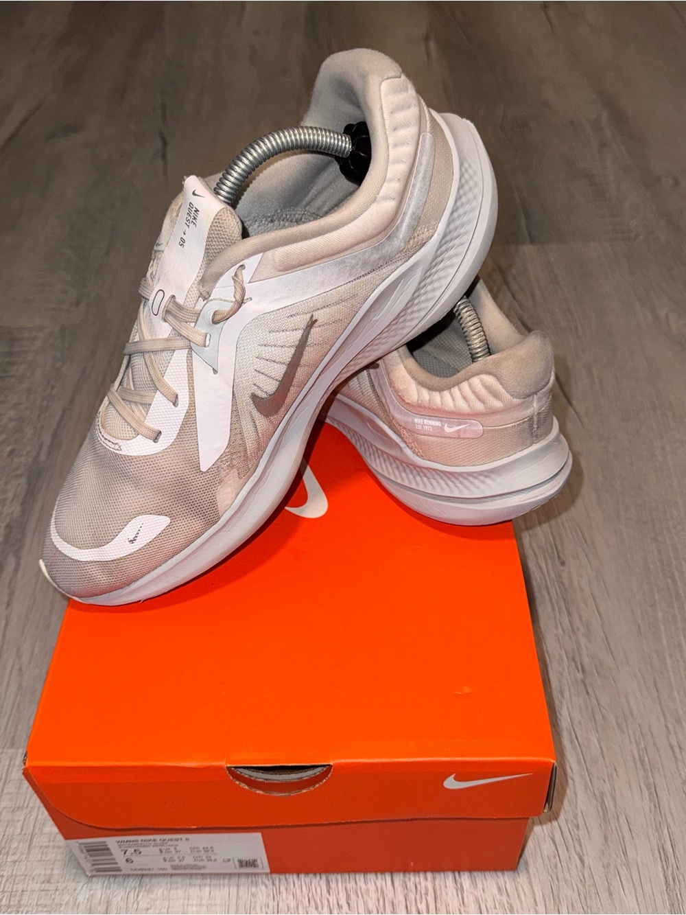 Nike Quest 5 Running Shoes Womens 7.5 Mens 6 White Gray Trainer DD9291-100 + Box